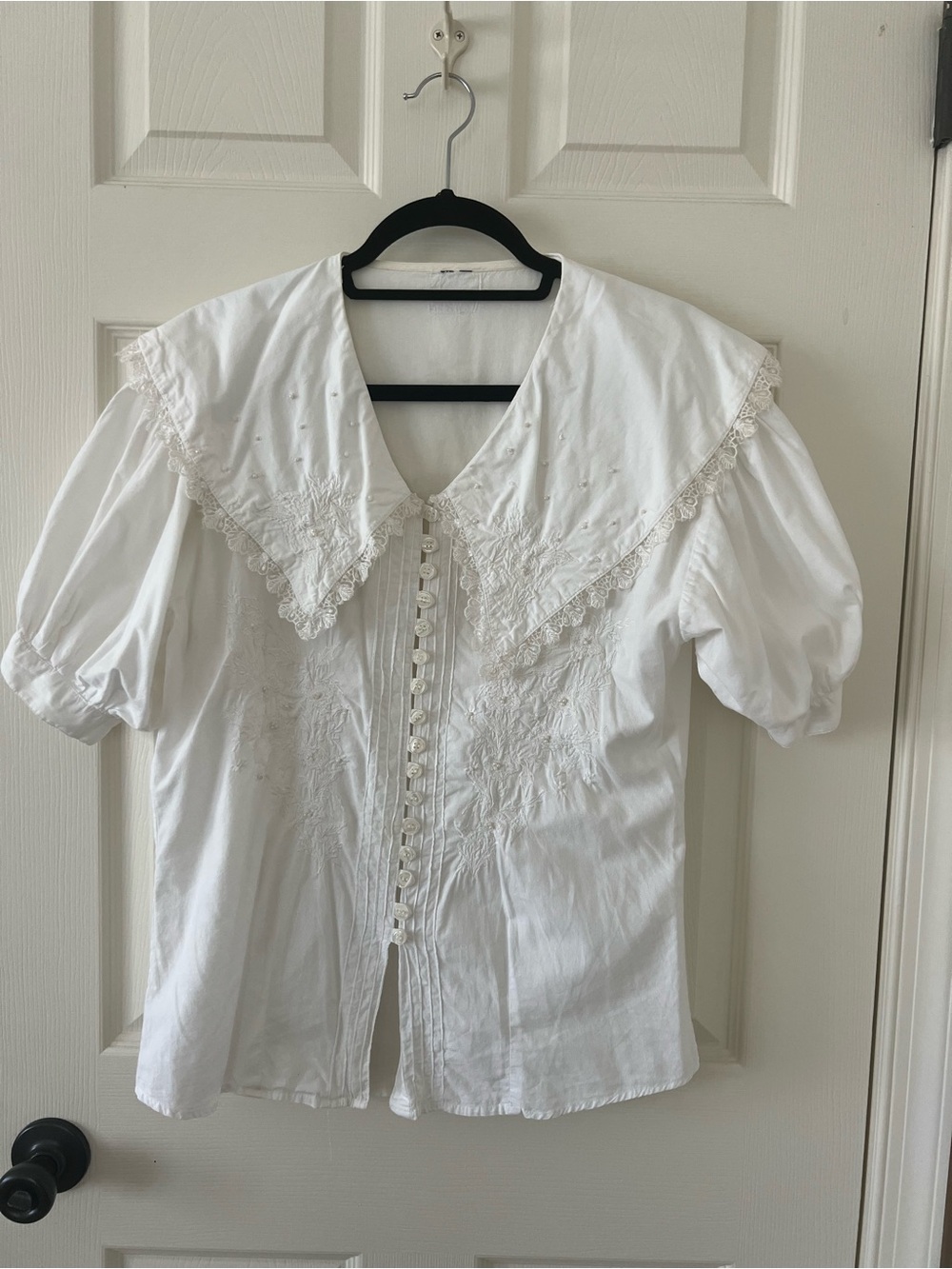 White Lace-Trim Puff Sleeve Blouse
